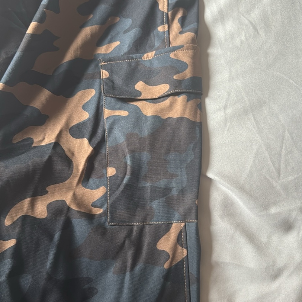 ZYIA Black and Tan Camo Cargo Pants with Jogger Style XXXL - Picture 7 of 9
